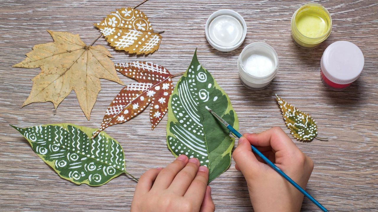 artesanía con hojas